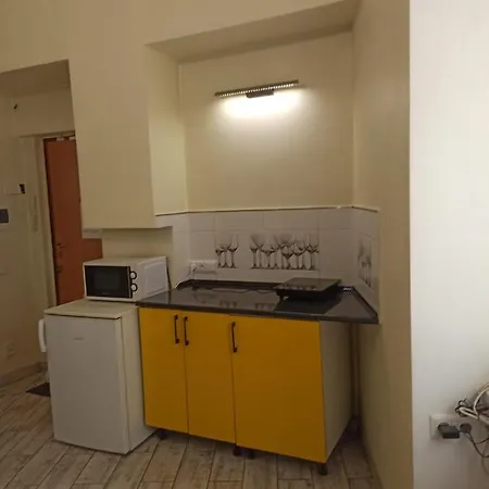 Smart Yellow Apartment-15 Хв Від Жд Вокзалу Lviv Exterior photo