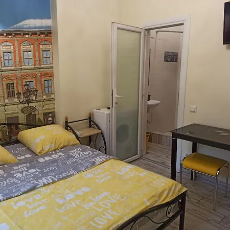 Smart Yellow Apartment-15 Хв Від Жд Вокзалу Lviv Exterior photo