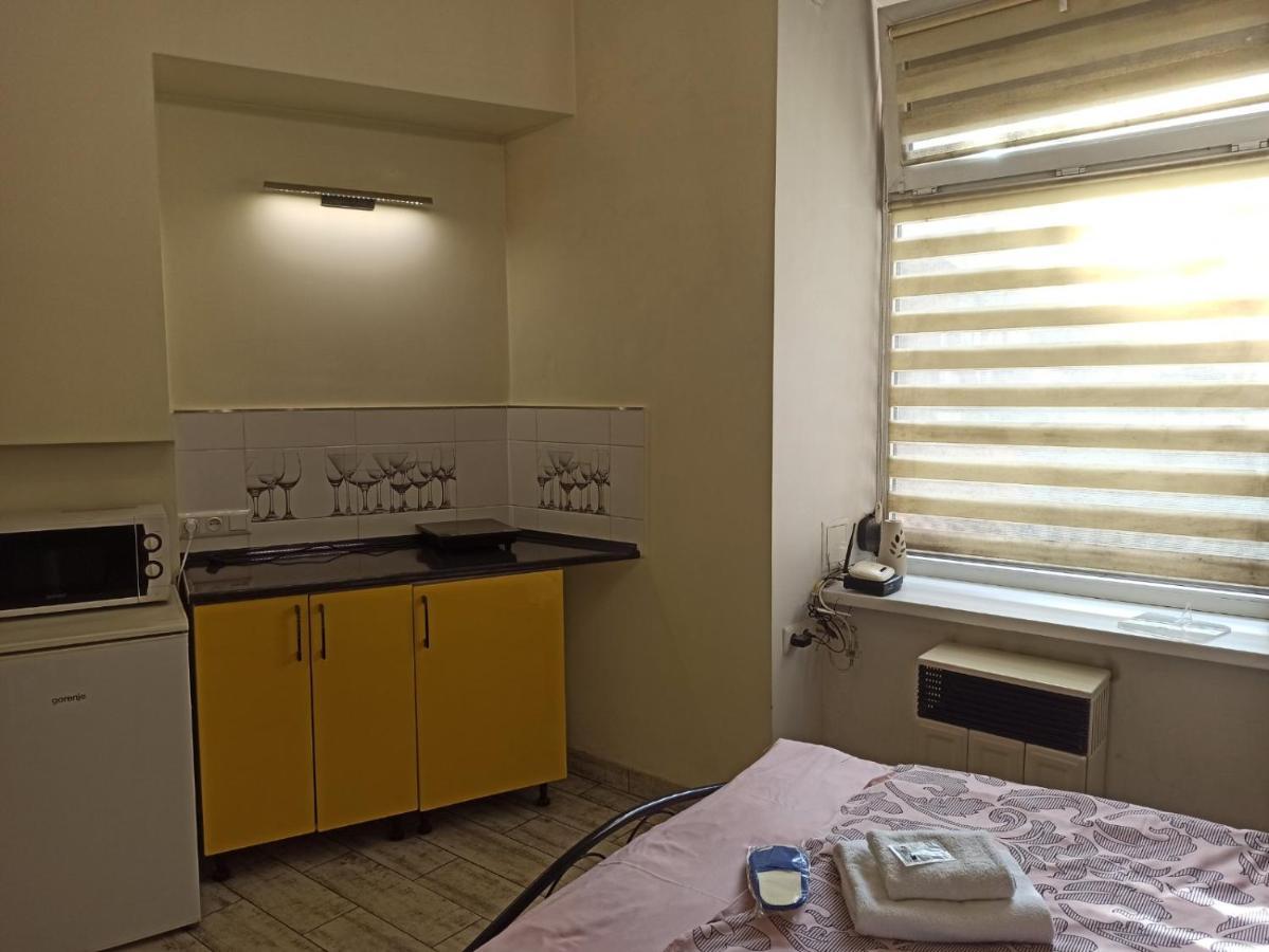 Smart Yellow Apartment-15 хв від жд вокзалу Apartment Lviv